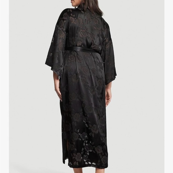 Victoria’s Secret Archives Burnout Robe - Picture 5 of 5